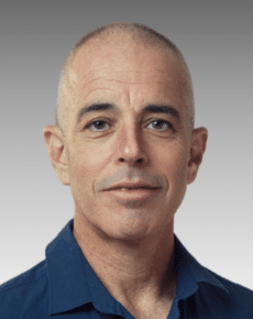 אורי צור  
