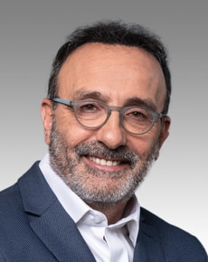 עו