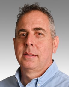 רו״ח עמית בלומנפלד